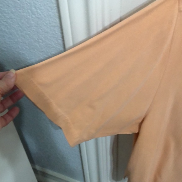 Tommy Bahama 100% Silk Short Sleeve Blouse - Picture 7 of 10